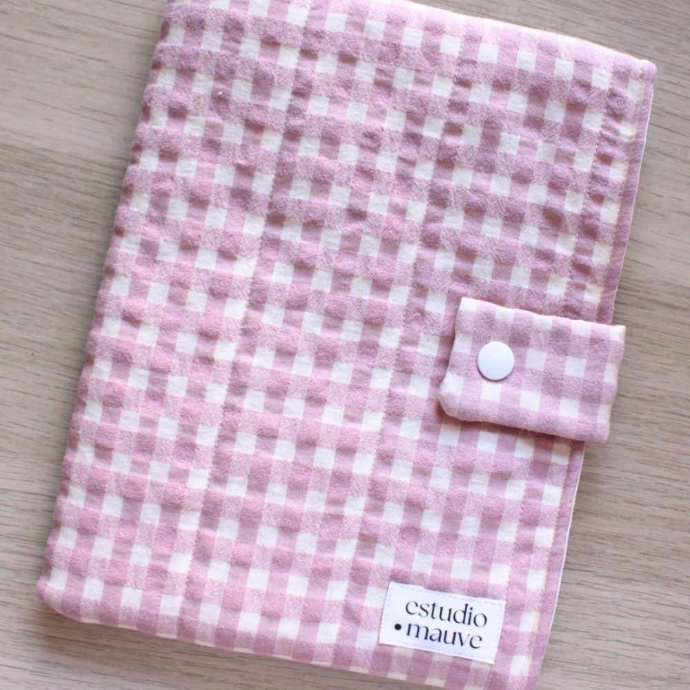 Funda libro-iPad vichy con botón